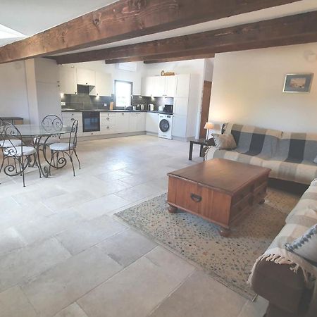 'Au Coeur Des Vignes' - Private Apartment & Garden Magalas Bagian luar foto
